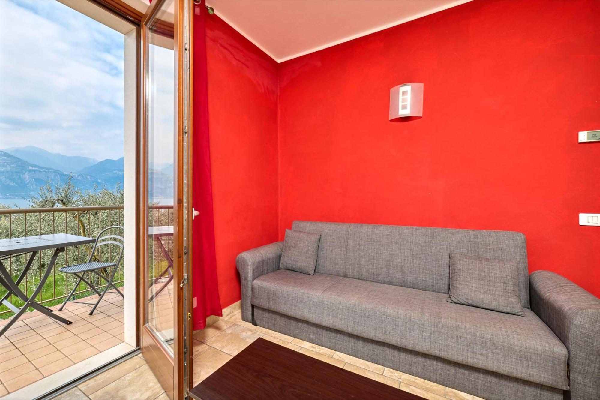 Bellavista Apartment Мальчезине Экстерьер фото